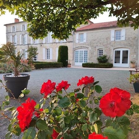 Logis Domaine Du Prieure Hotel Tonnay-Boutonne Kültér fotó