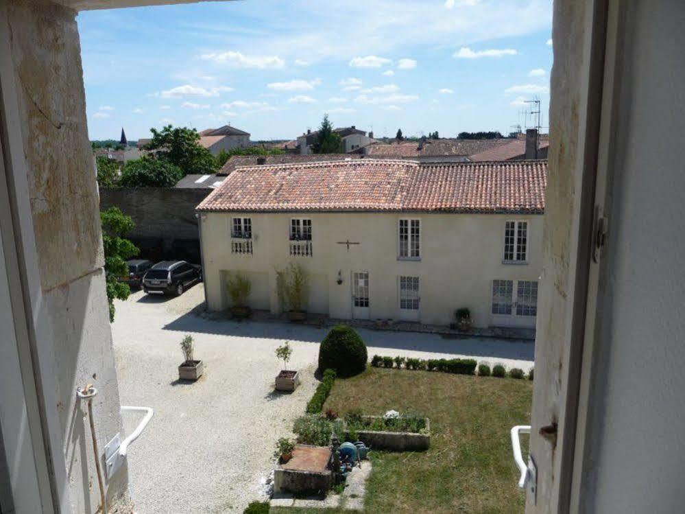 Logis Domaine Du Prieure Hotel Tonnay-Boutonne Kültér fotó